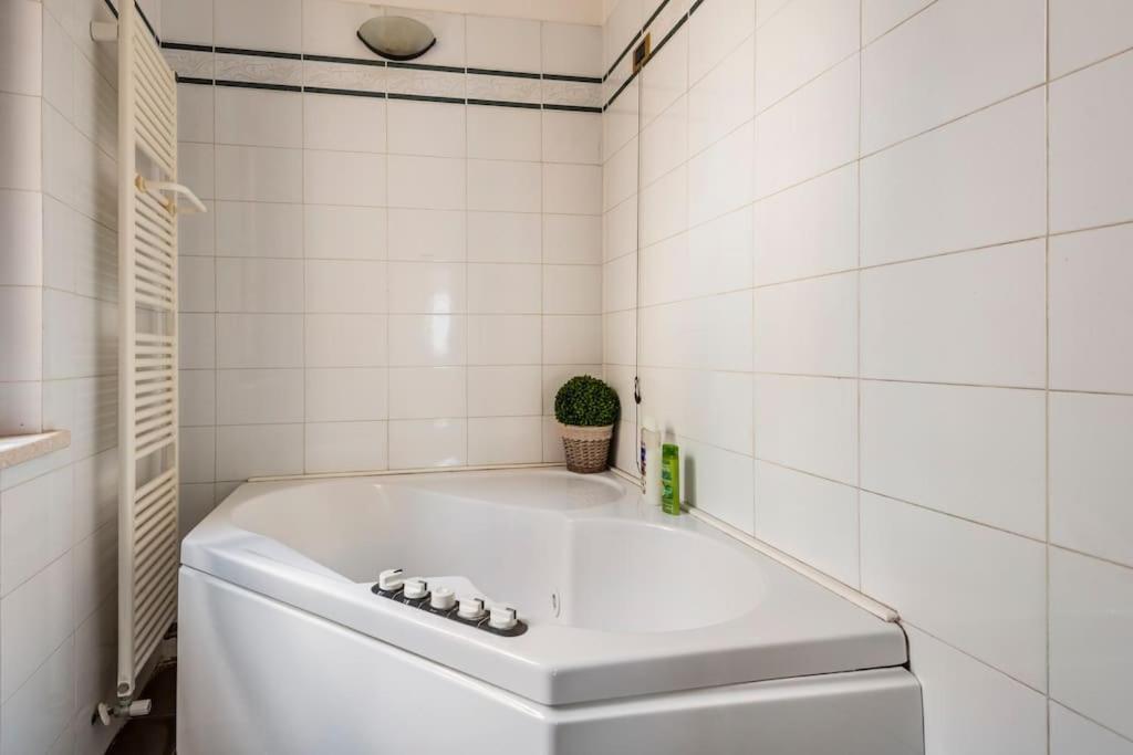 Apartment Under The Basilica Of Sant'Andrea Mantova Exterior photo