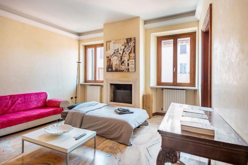 Apartment Under The Basilica Of Sant'Andrea Mantova Exterior photo