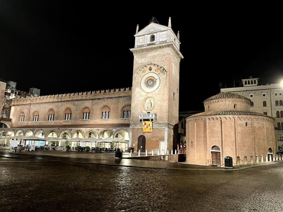 Apartment Under The Basilica Of Sant'Andrea Mantova Exterior photo