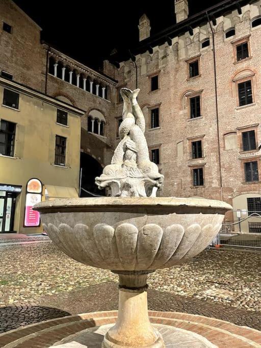 Apartment Under The Basilica Of Sant'Andrea Mantova Exterior photo